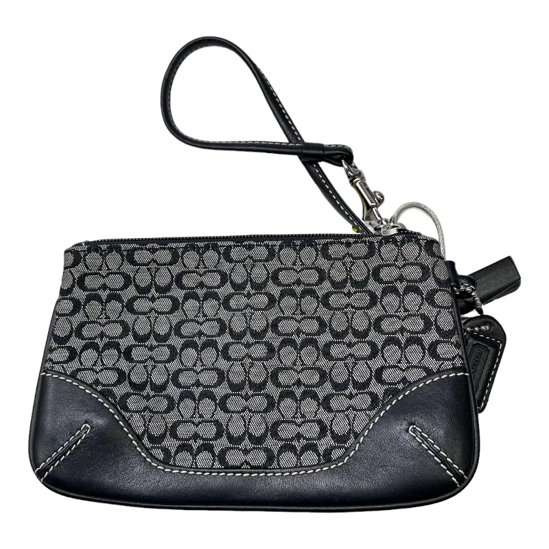 Wristlet Designer By Coach  Size: Small