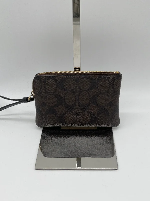 Wristlet Designer By Coach  Size: Small