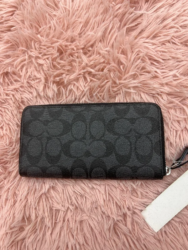 Wallet Designer By Coach  Size: Medium