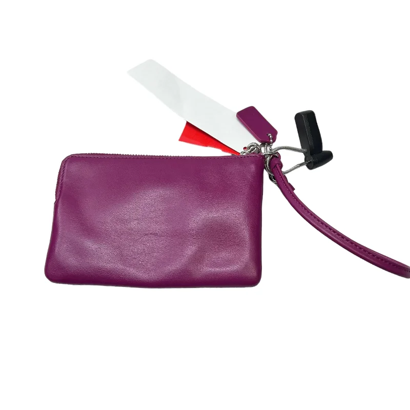 Wristlet Designer By Coach  Size: Small